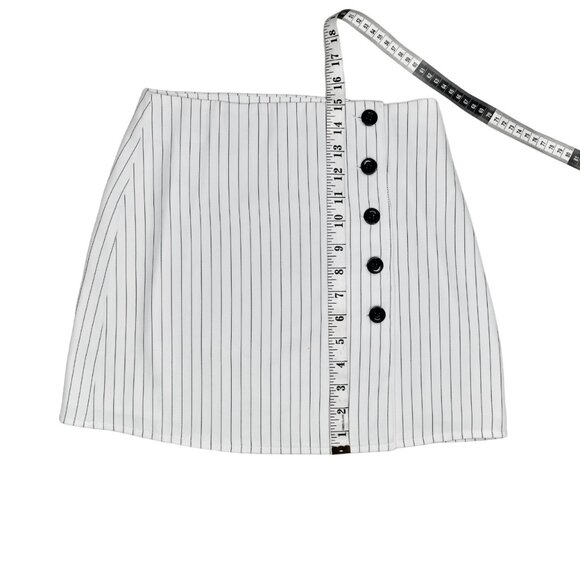 Forever 21 Striped Mini Skirt in Black & White, size Small - Picture 8 of 10
